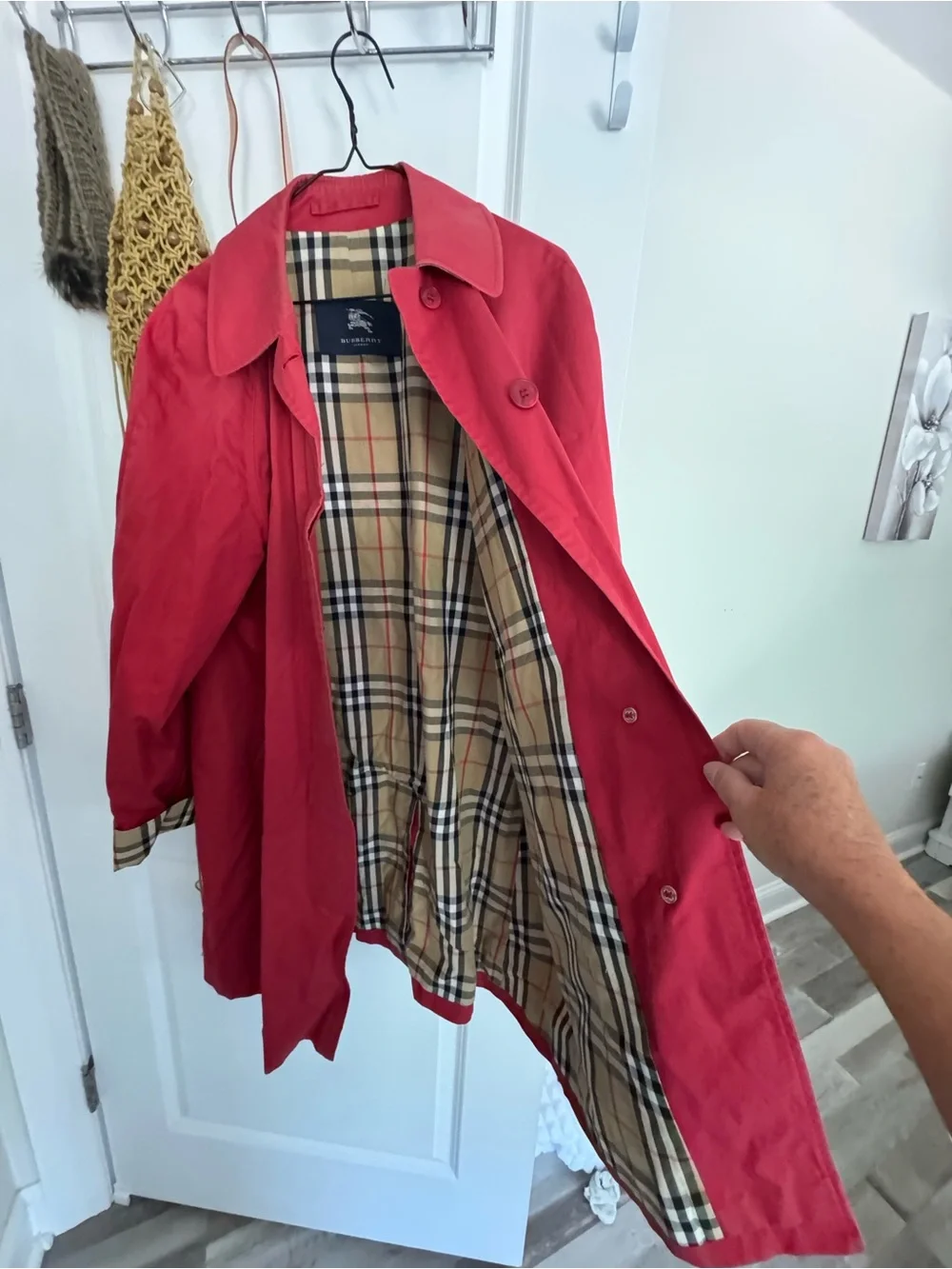 Burberry Red Coat with Signature Nova Check Lining. Trench style - Picture 9 of 14